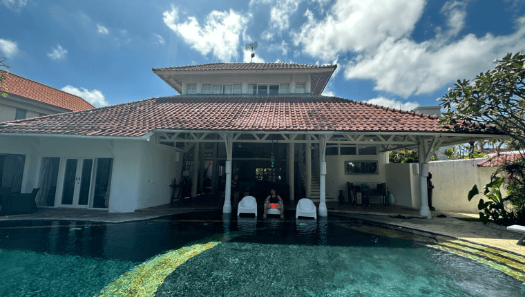 でかいヴィラの写真